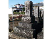 華蔵寺八世亮衍の墓